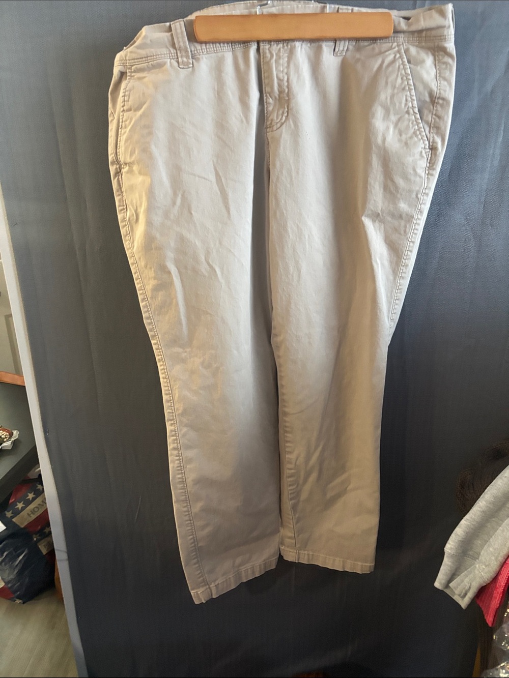 Old Navy Boyfriend Khaki Chinos - Tan